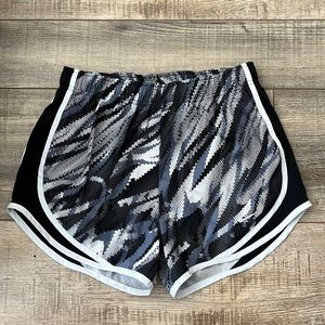 Nike Dri Fit Women’s Running Shorts size S Black & White